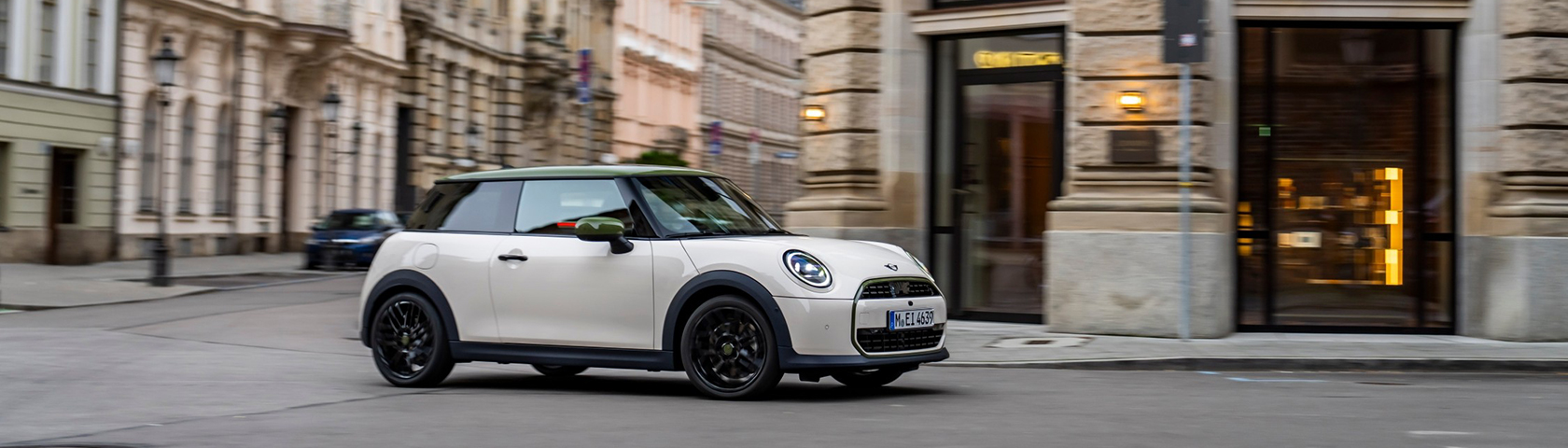 毎日乗りたくなるクルマ。 MINI COOPER.