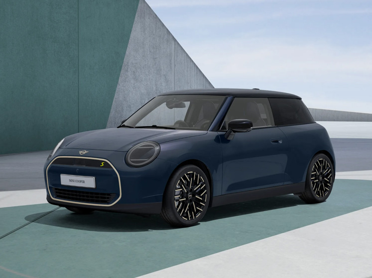 3 ALL-ELECTRIC MINI COOPER FAVOURED TRIM